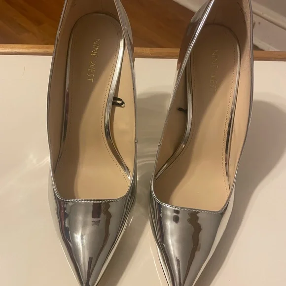 Nine West Silver Pumps - Picture 5 of 6